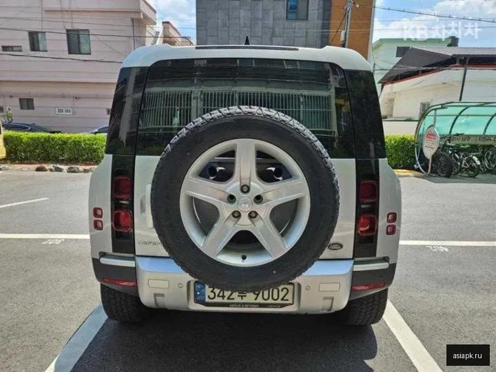 Land Rover Defender 4
