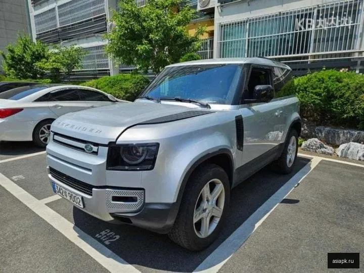 Land Rover Defender 3