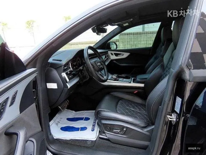 Audi Q8 5