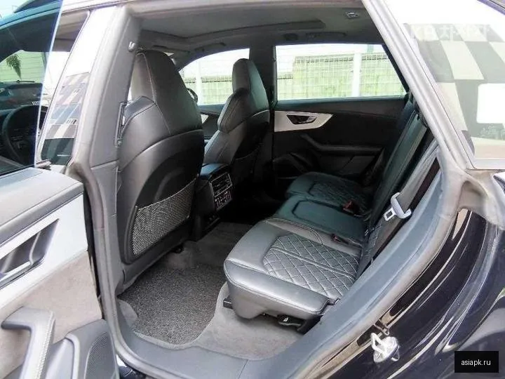 Audi Q8 6