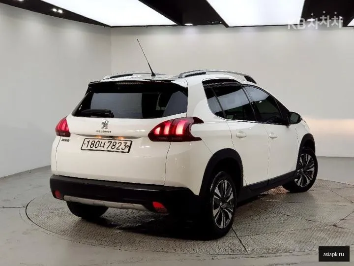 Peugeot 2008 4