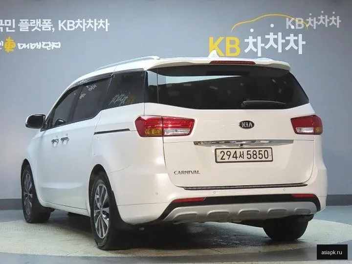 Kia Carnival 4