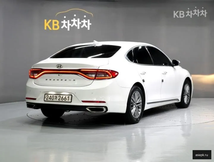Hyundai Grandeur 3