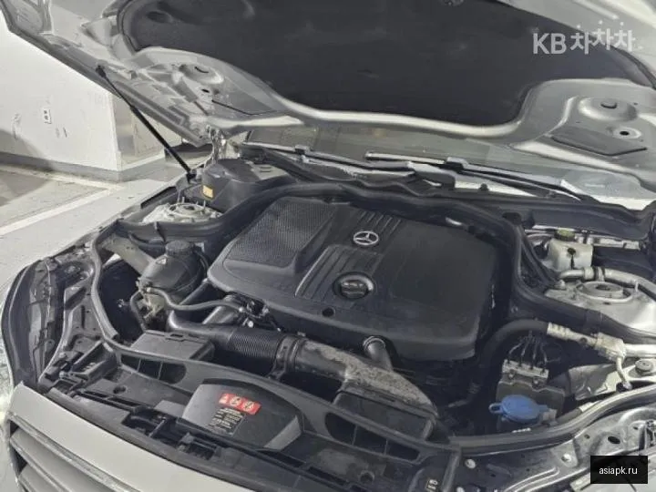 Mercedes-Benz E-Class 6