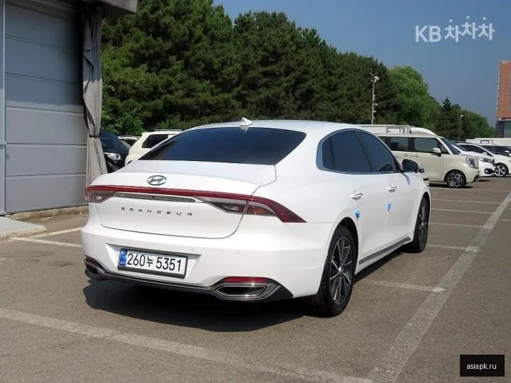 Hyundai Grandeur 4