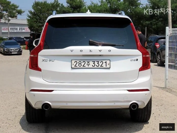 Volvo XC90 4