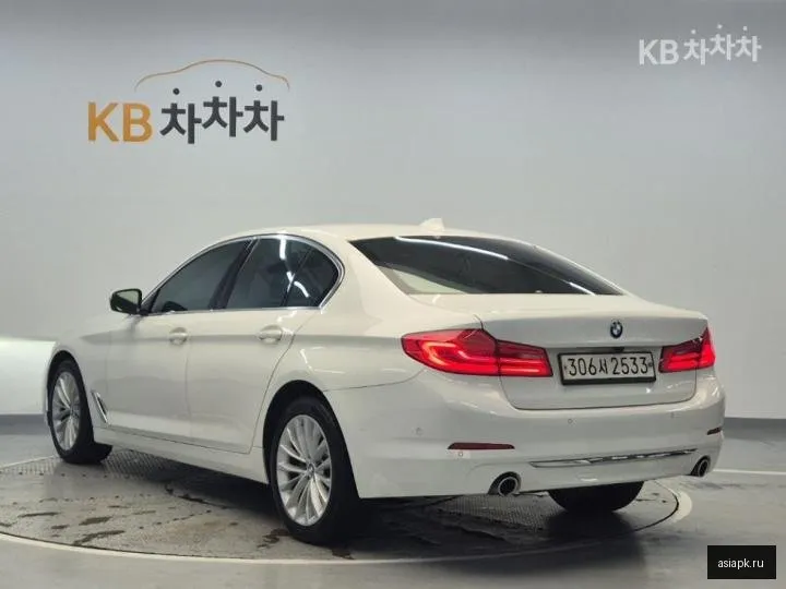 BMW 5-Series 2