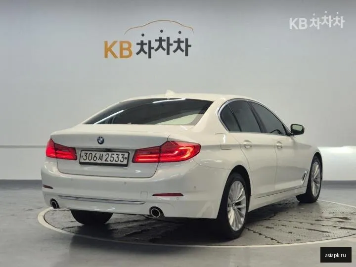 BMW 5-Series 3