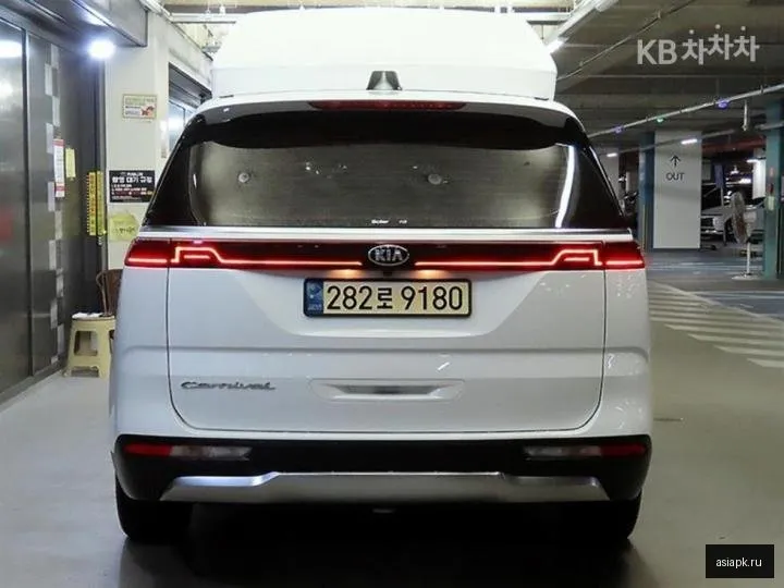 Kia Carnival 5