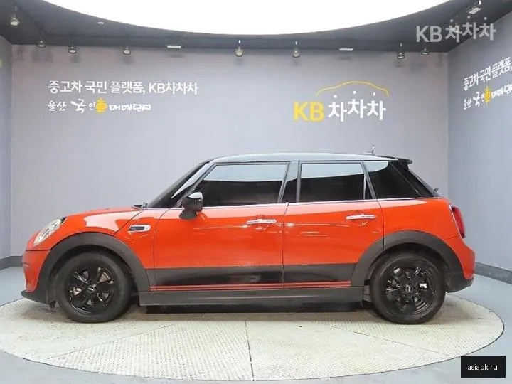 MINI Hatch 5