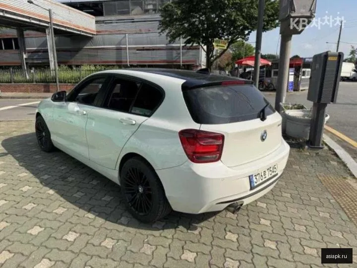 BMW 1-Series 5