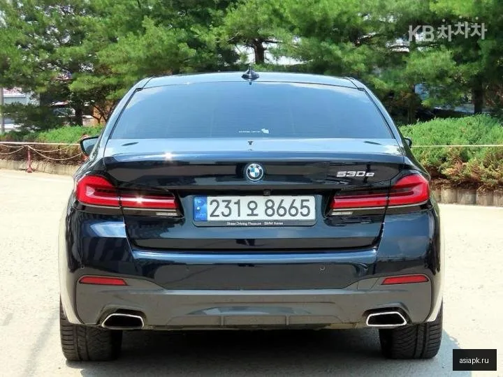 BMW 5-Series 4