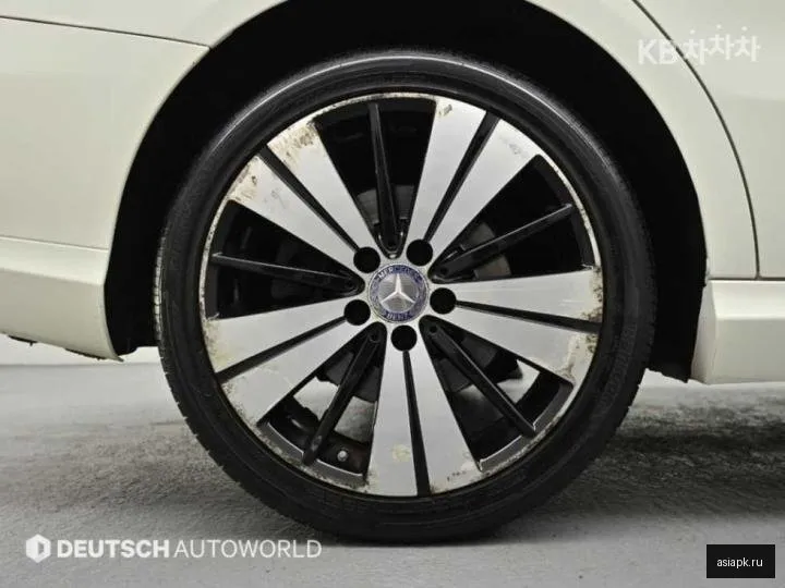 Mercedes-Benz CLA-Class 5