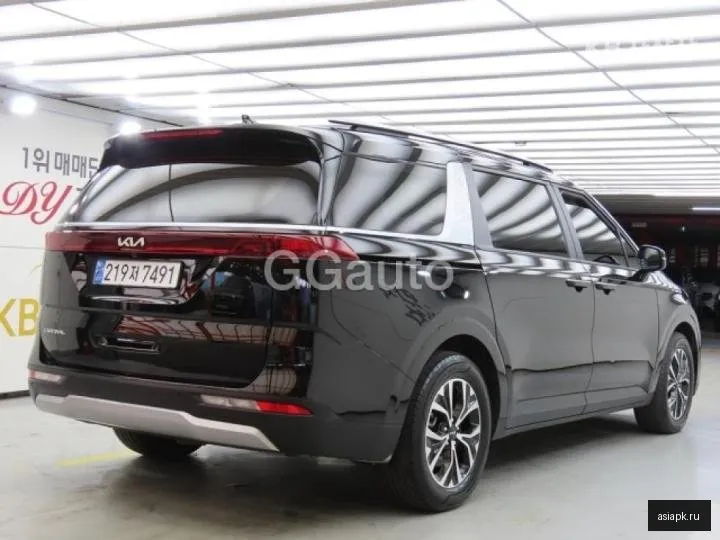 Kia Carnival 4