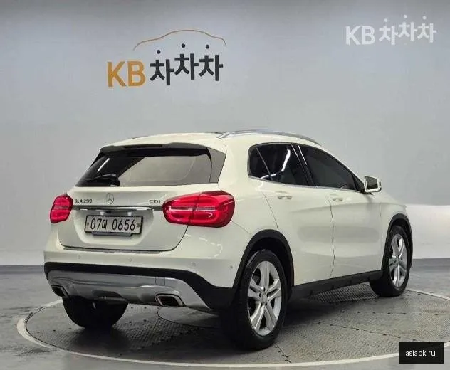 Mercedes-Benz GLA-Class 3