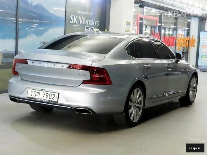 Volvo S90 4