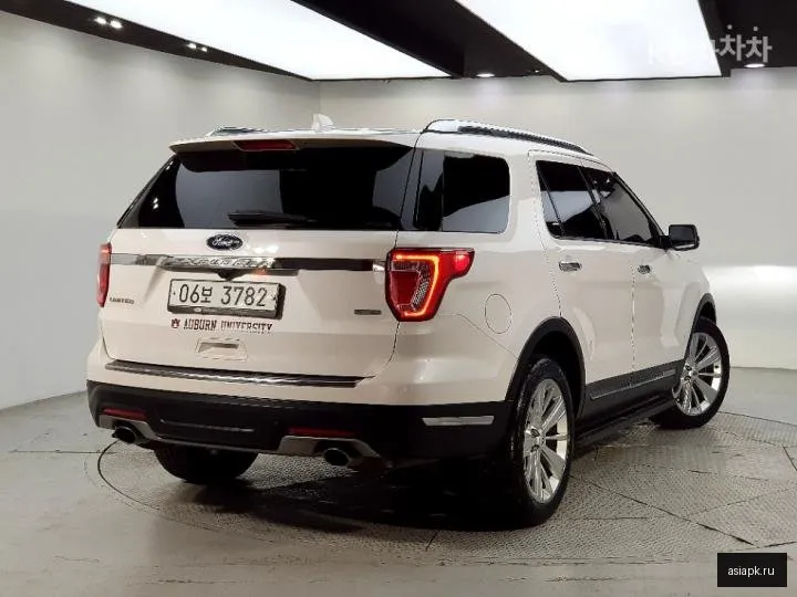 Ford Explorer 4