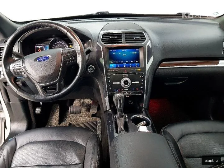 Ford Explorer 5