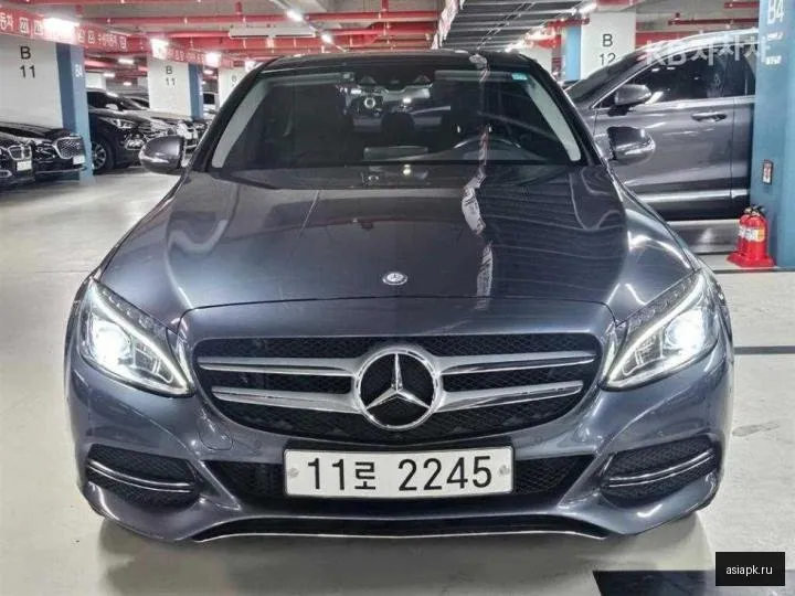 Mercedes-Benz C-Class 2