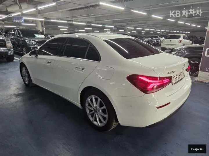Mercedes-Benz A-Class 4