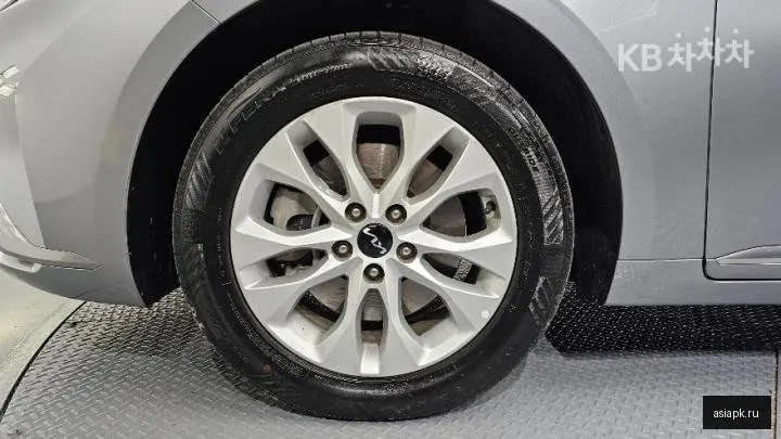 Kia K8 5