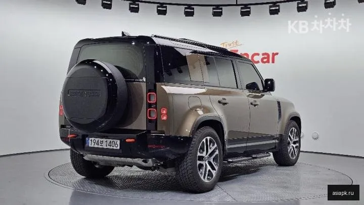 Land Rover Defender 2