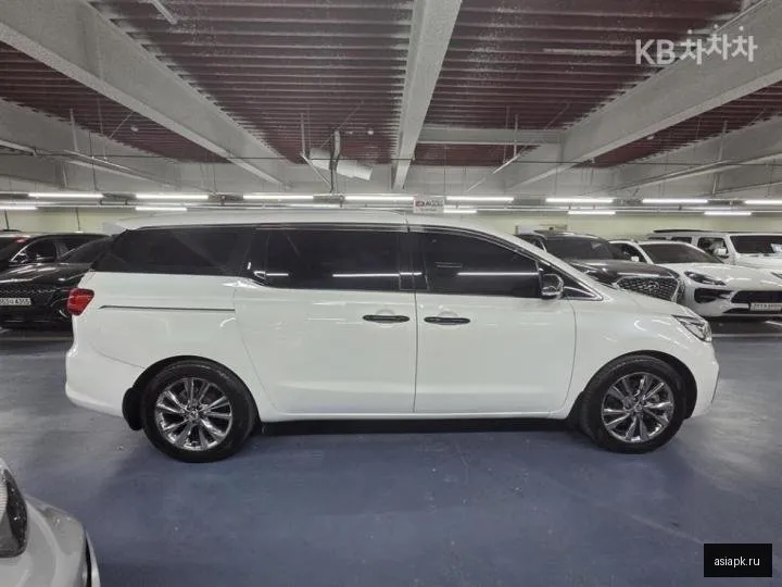 Kia Carnival 6