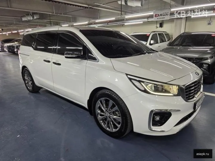 Kia Carnival 5