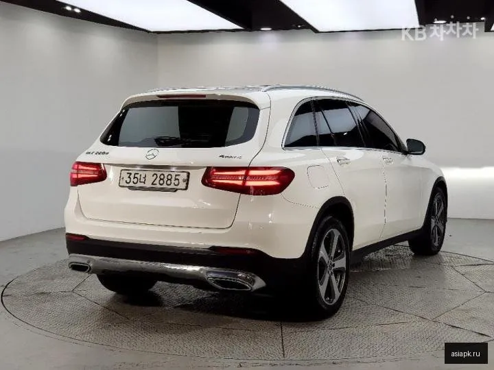 Mercedes-Benz GLC-Class 4