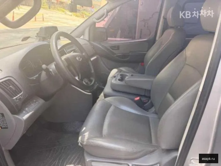 Hyundai Starex 6