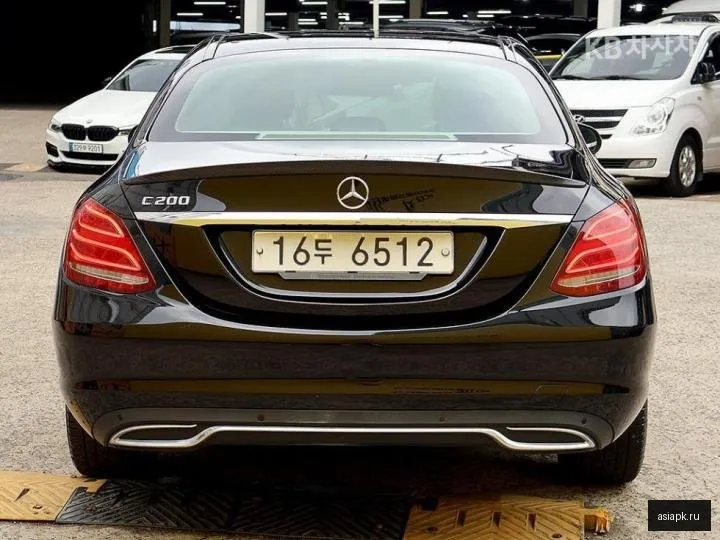 Mercedes-Benz C-Class 3
