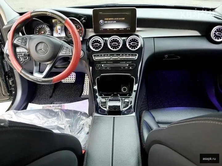 Mercedes-Benz C-Class 5