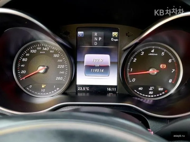 Mercedes-Benz C-Class 6