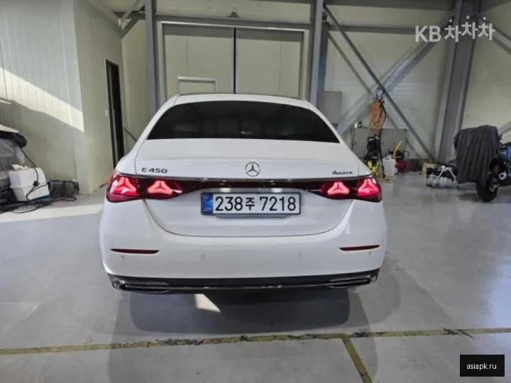 Mercedes-Benz E-Class AMG 3