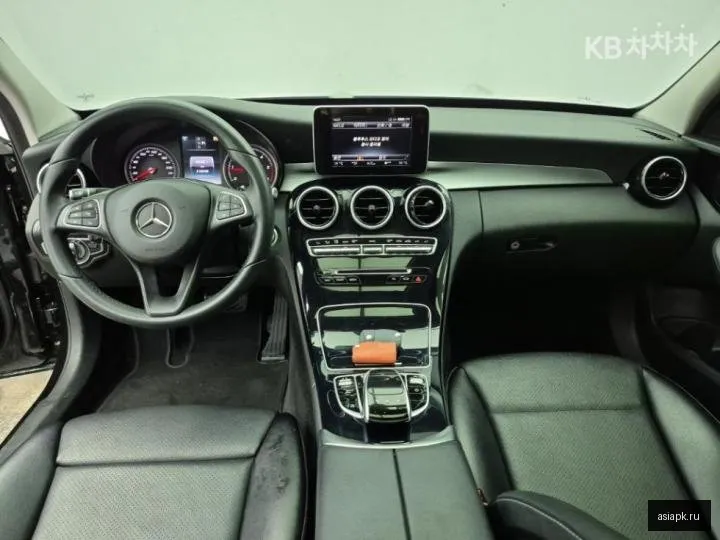 Mercedes-Benz C-Class 5