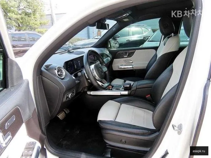 Mercedes-Benz GLB-Class AMG 5