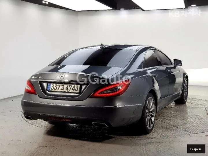 Mercedes-Benz CLS-Class 4