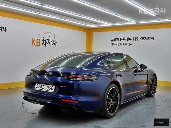 Porsche Panamera 4