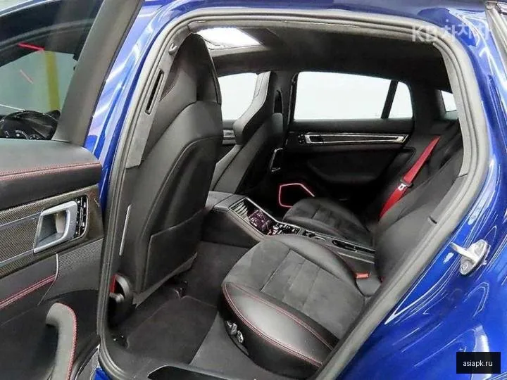 Porsche Panamera 6