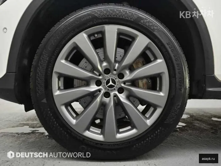 Mercedes-Benz GLC-Class 5
