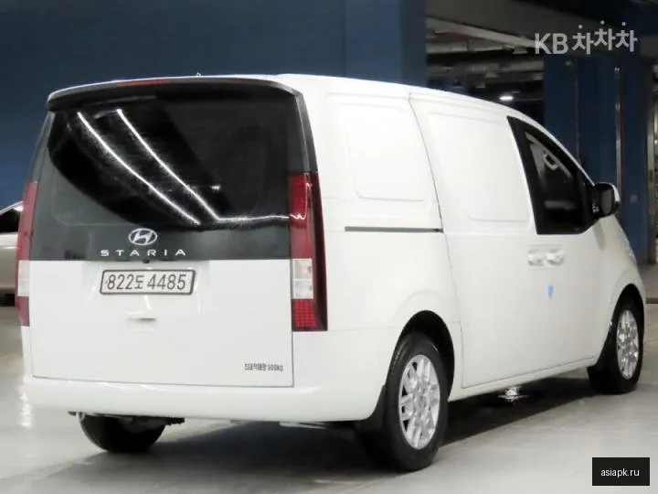 Hyundai Staria 4