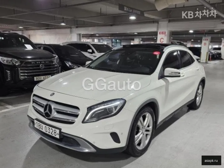 Mercedes-Benz GLA-Class 2