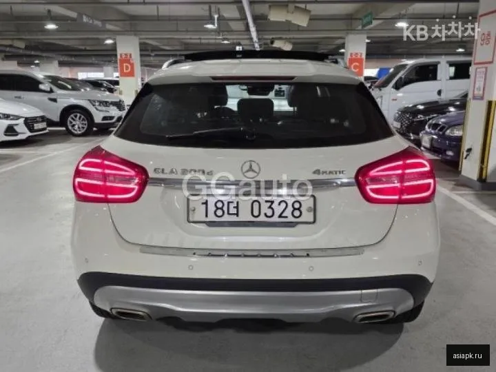 Mercedes-Benz GLA-Class 3