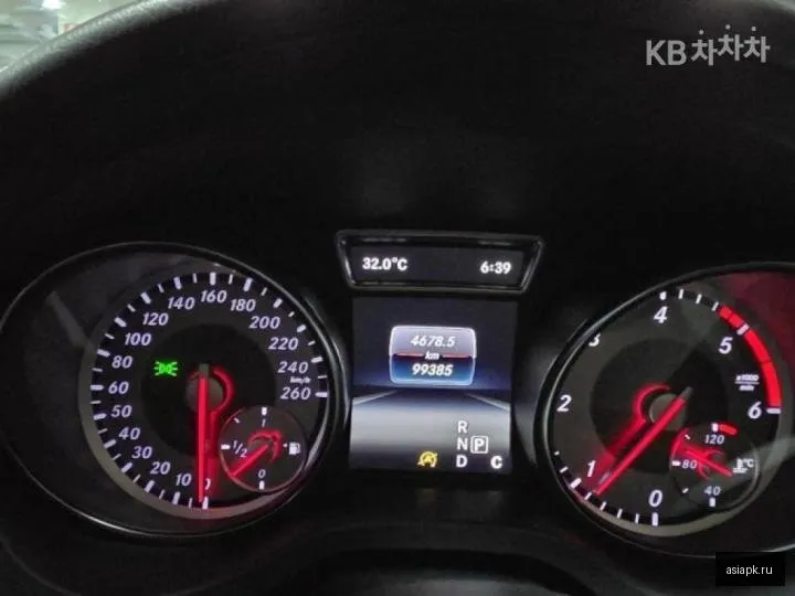 Mercedes-Benz GLA-Class 5