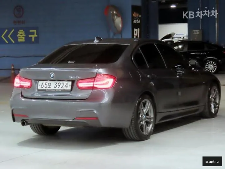 BMW 3-Series 4