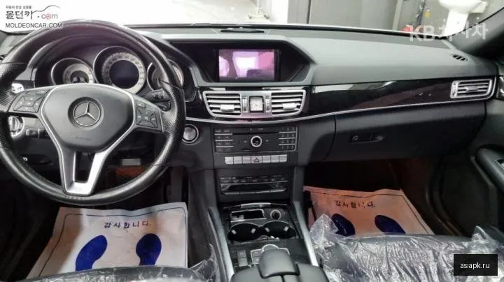 Mercedes-Benz E-Class 5
