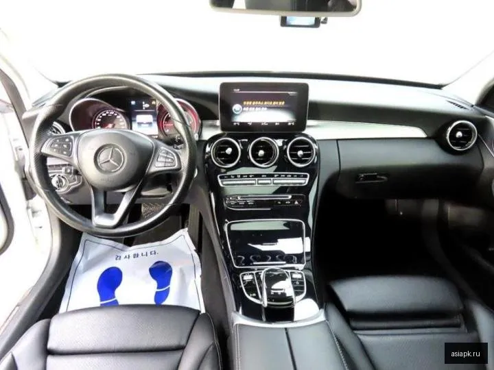 Mercedes-Benz C-Class 5