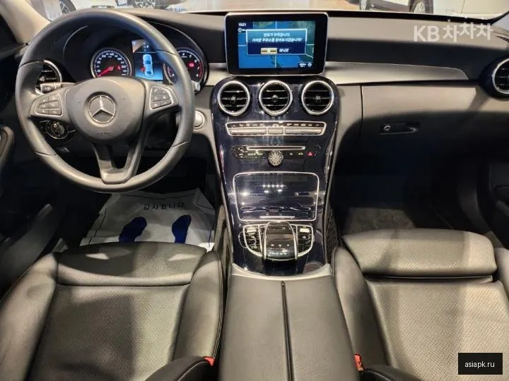 Mercedes-Benz C-Class 6
