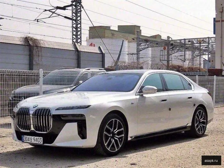 BMW 7-Series 2