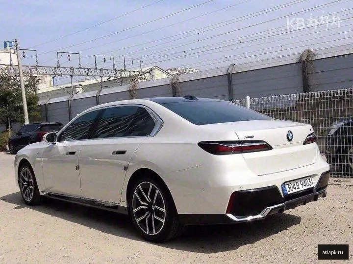 BMW 7-Series 3